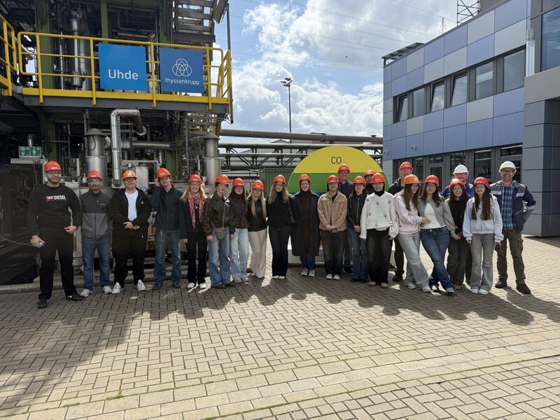 Foto: Chemie-Abiturjahrgang des Krupp-Gymnasiums zu Gast